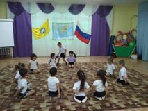 Спортивный досуг в средней группе «Игры народов Мира»
